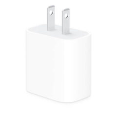 Adaptador USB-C de 20W MWVV3AM/A Te permite cargar tu dispositivo de manera rápida y eficiente en cualquier lugar. -